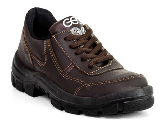 Zapatilla cuero flor, puntera plástica (MARRON) "CASTOR"
